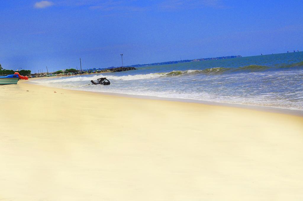 Lanka Beach Hotel Ettukala Buitenkant foto