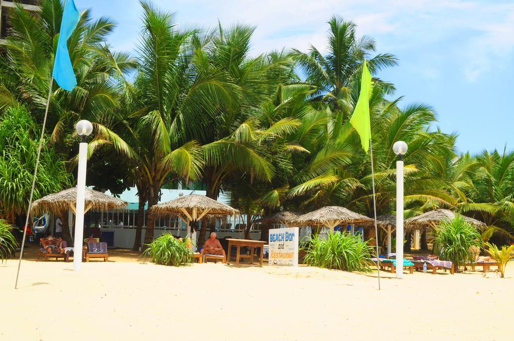 Lanka Beach Hotel Ettukala Buitenkant foto