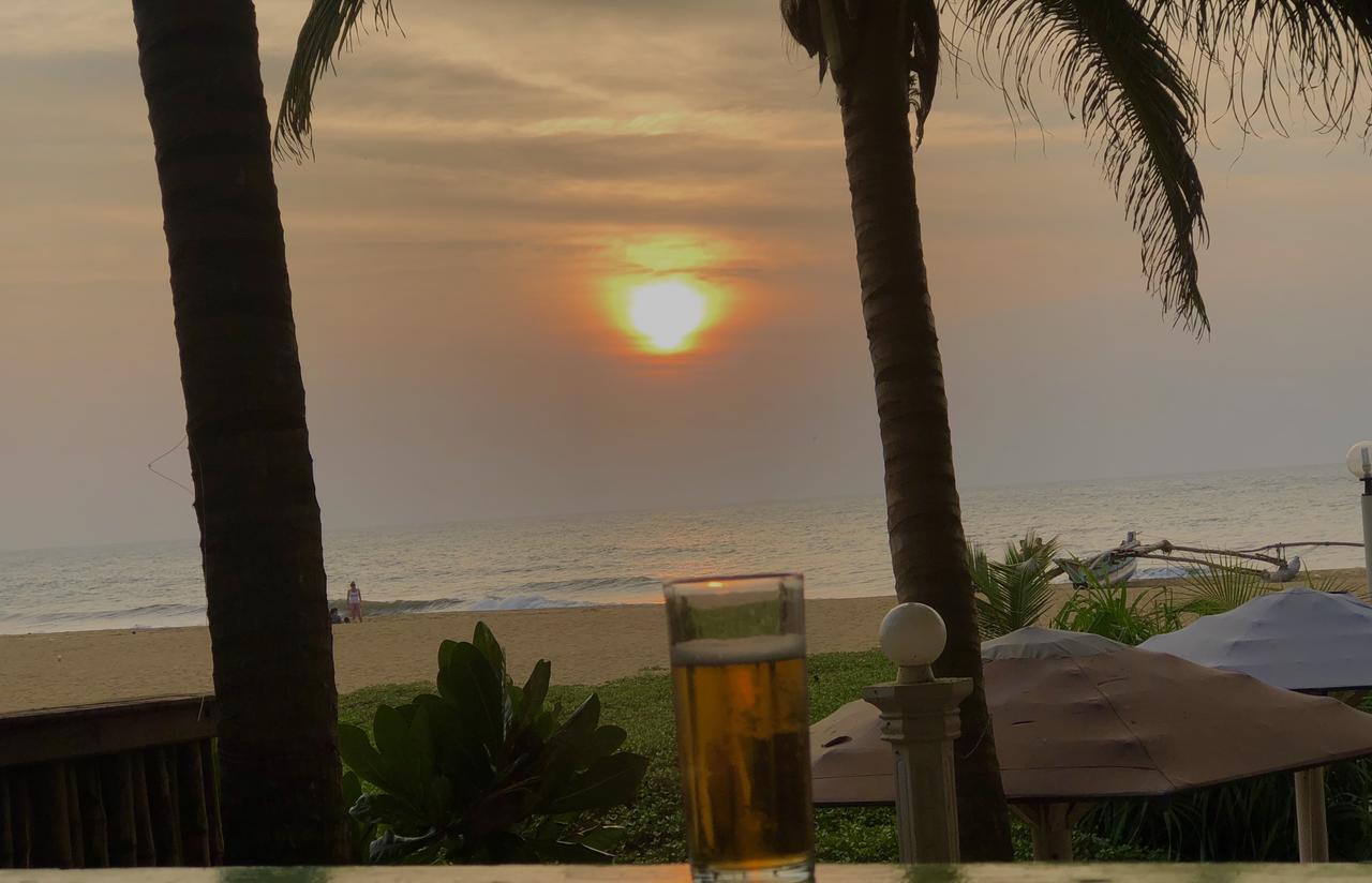 Lanka Beach Hotel Ettukala Buitenkant foto