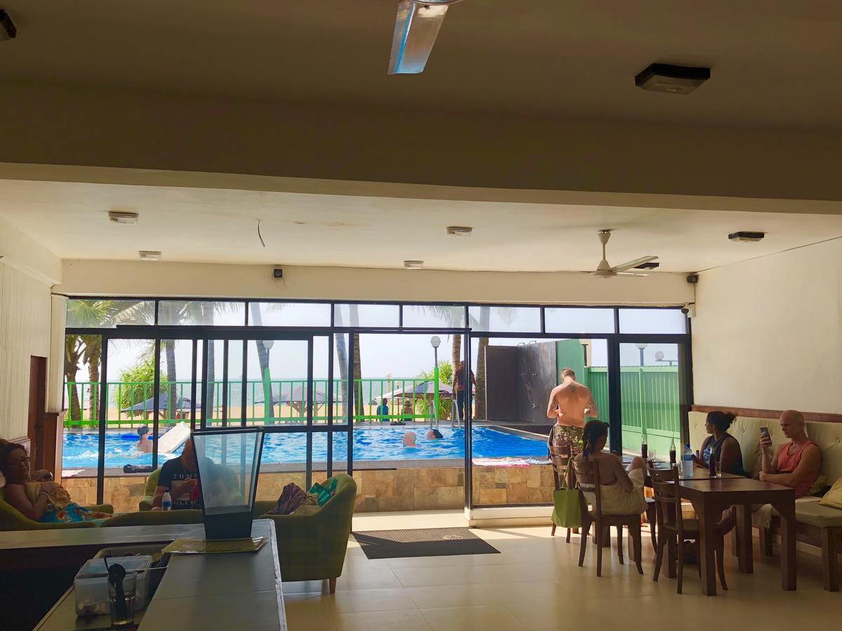 Lanka Beach Hotel Ettukala Buitenkant foto