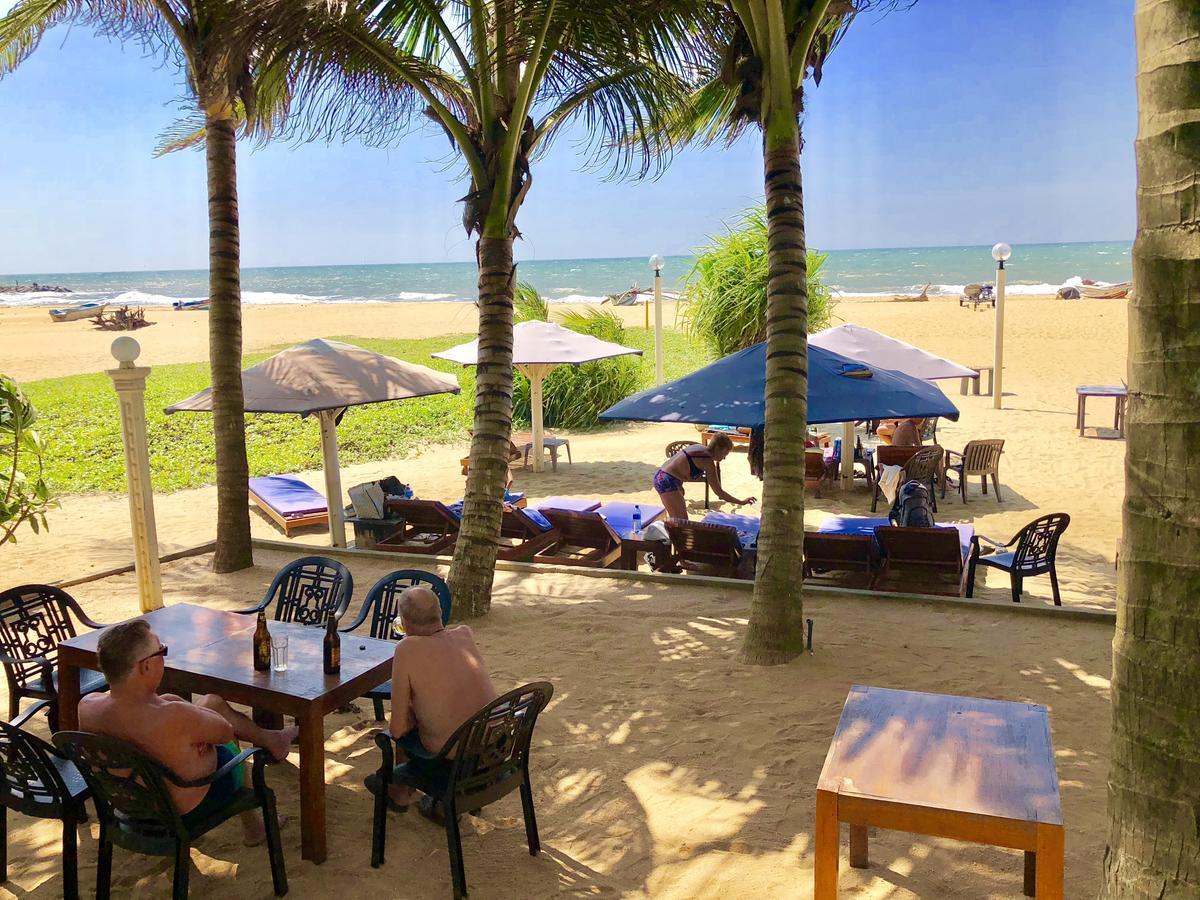 Lanka Beach Hotel Ettukala Buitenkant foto