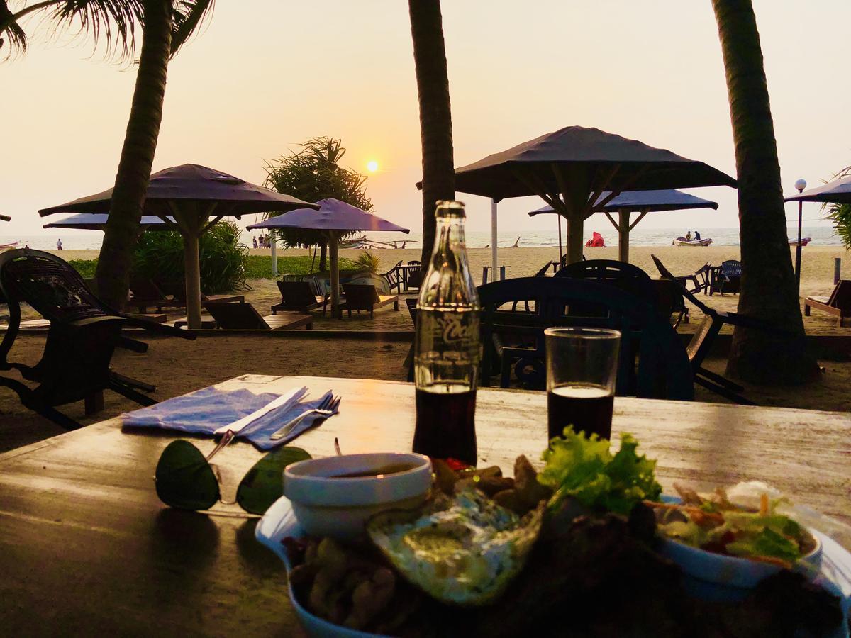 Lanka Beach Hotel Ettukala Buitenkant foto