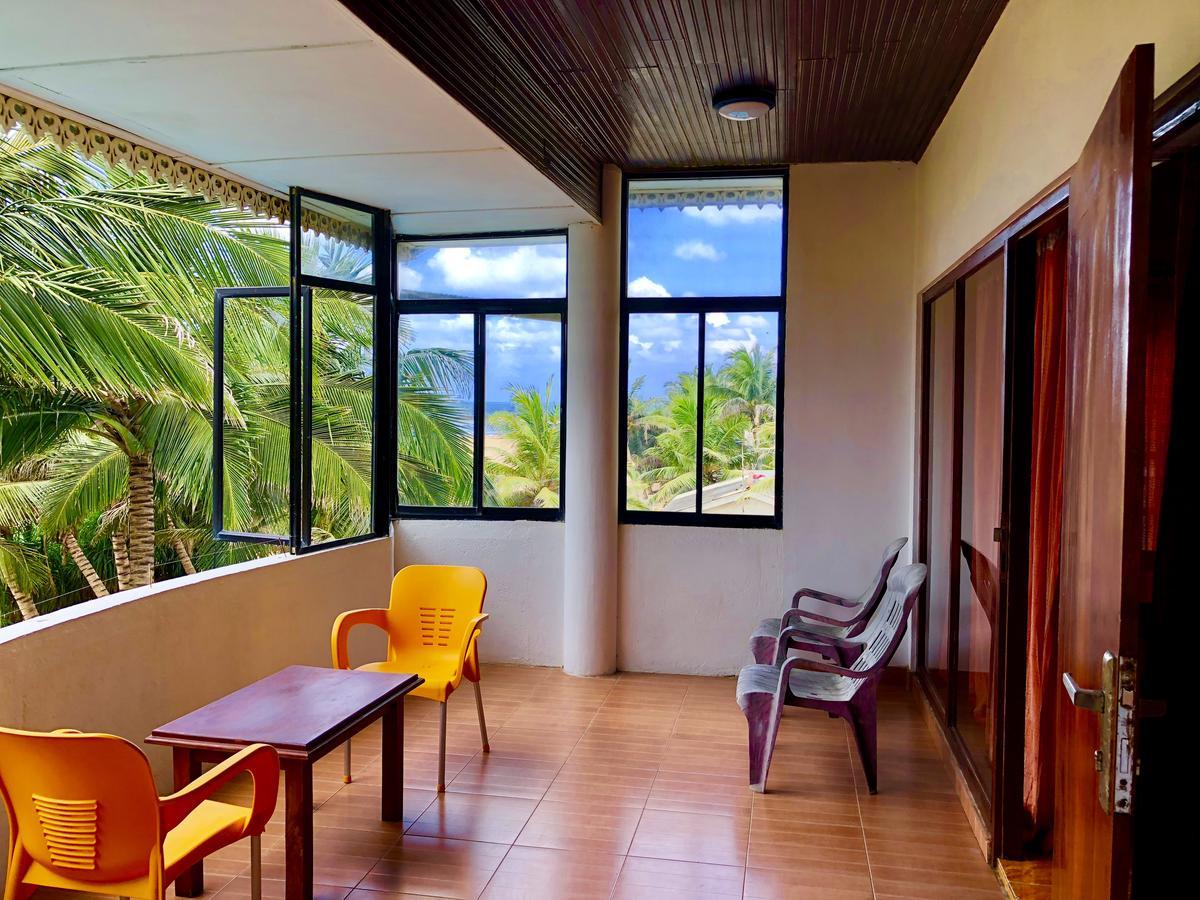 Lanka Beach Hotel Ettukala Buitenkant foto