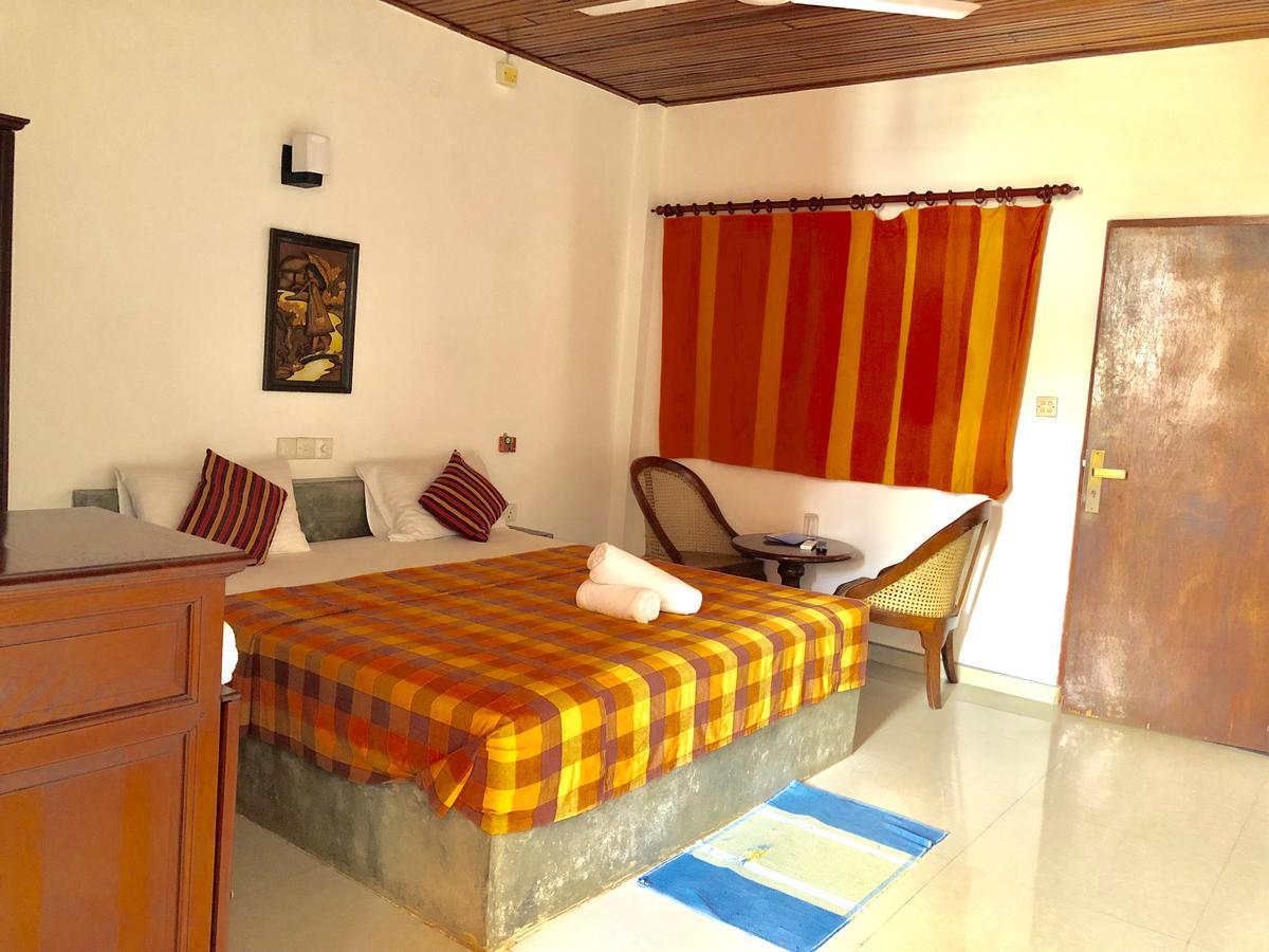 Lanka Beach Hotel Ettukala Buitenkant foto